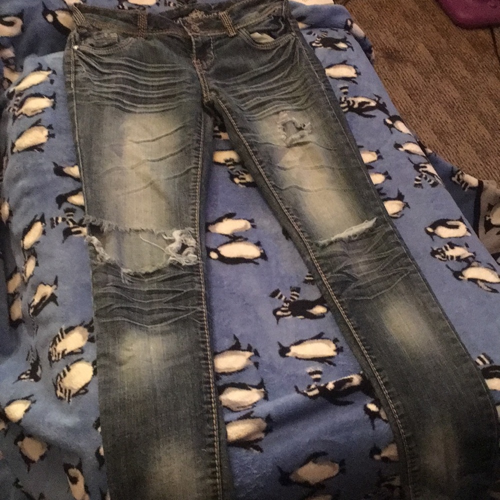 Almost Famous Junior distressed jeans